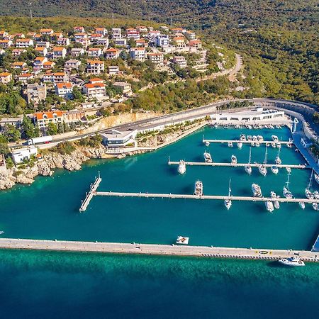 Lovely Apartment In Novi Vinodolski With Wifi Εξωτερικό φωτογραφία