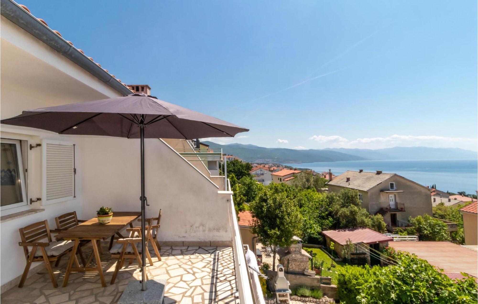 Lovely Apartment In Novi Vinodolski With Wifi Εξωτερικό φωτογραφία
