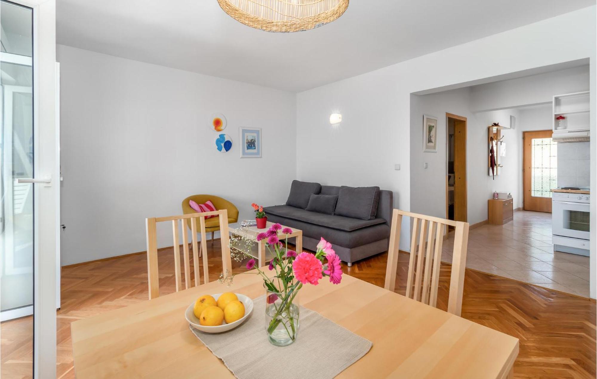 Lovely Apartment In Novi Vinodolski With Wifi Εξωτερικό φωτογραφία