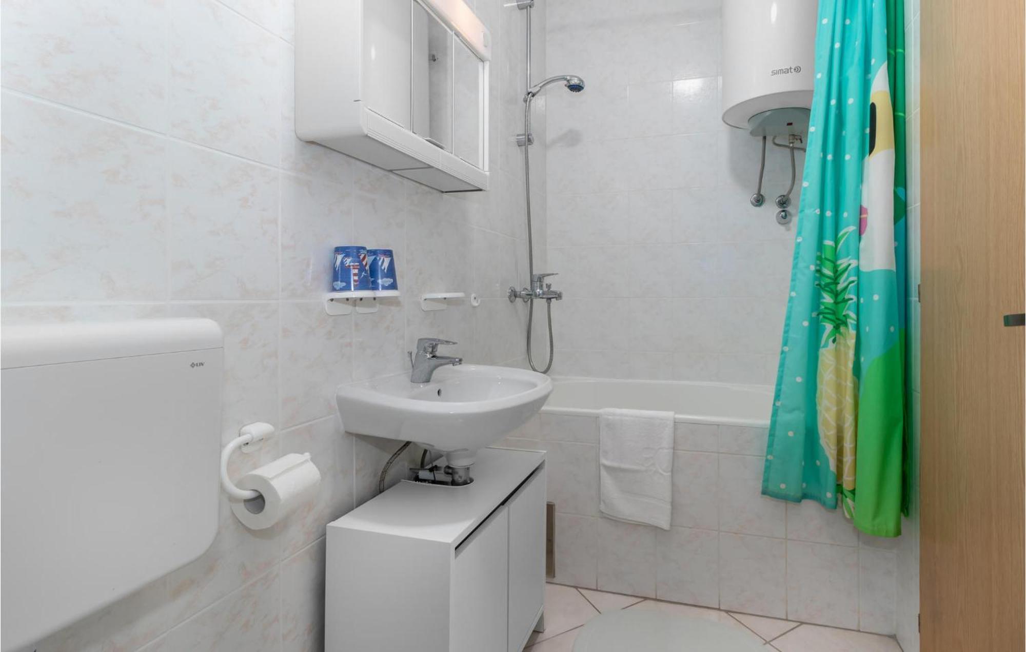 Lovely Apartment In Novi Vinodolski With Wifi Εξωτερικό φωτογραφία
