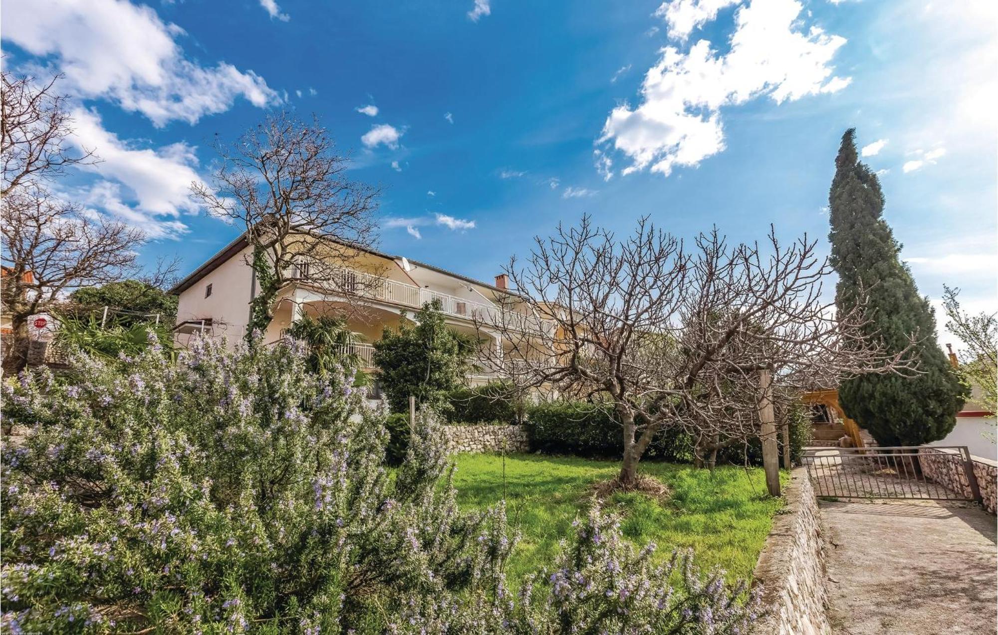 Lovely Apartment In Novi Vinodolski With Wifi Εξωτερικό φωτογραφία